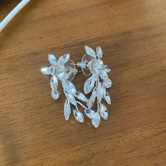 Used once dareth colburn earrings - Picture 2 of 4